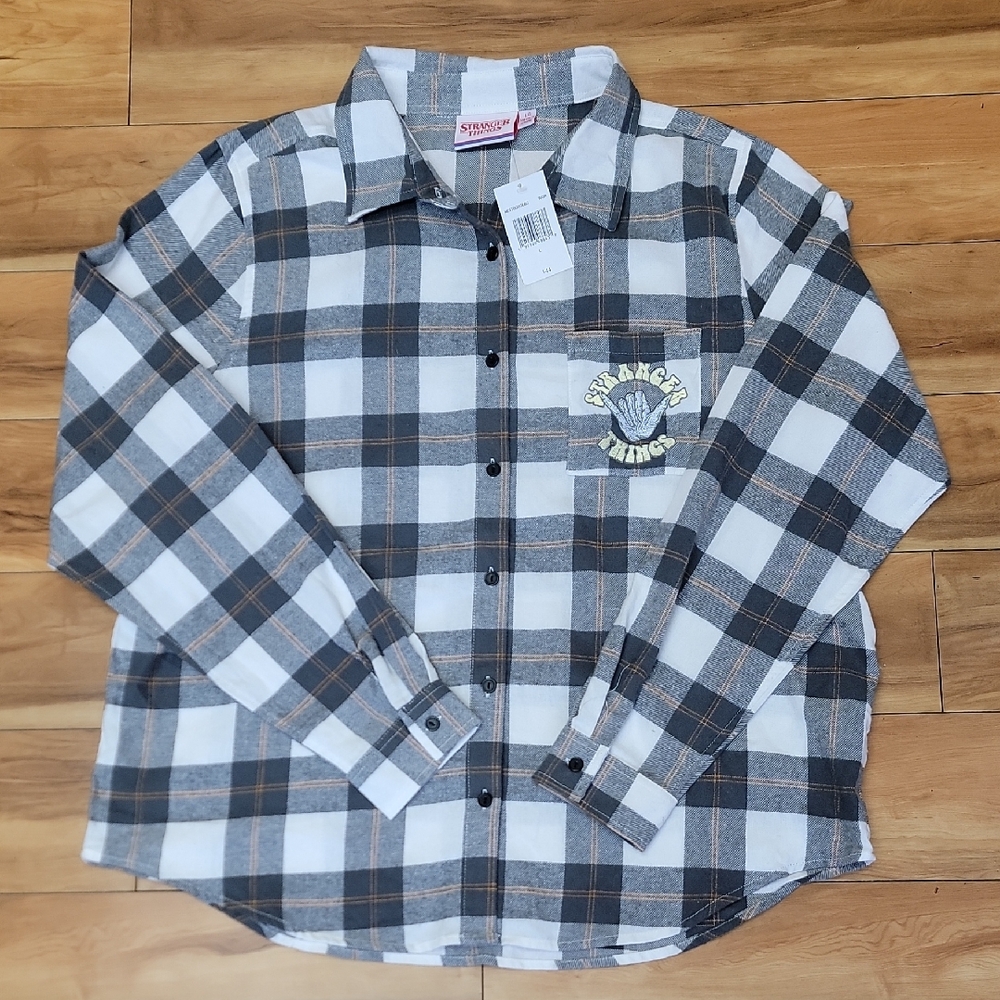 NEW Stranger Things Size LARGE Long Sleeve Button-Up Plaid Flannel Shirt